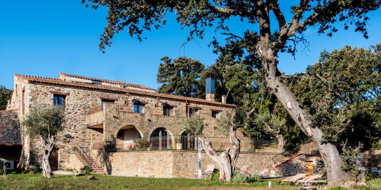 Le Mas Des Colombes Chambres D'Hotes B&B & Spa Oms Esterno foto