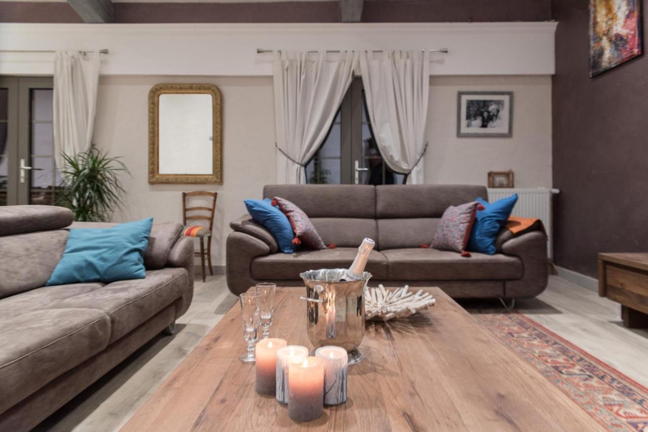 Le Mas Des Colombes Chambres D'Hotes B&B & Spa Oms Esterno foto