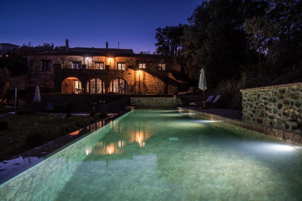 Le Mas Des Colombes Chambres D'Hotes B&B & Spa Oms Esterno foto
